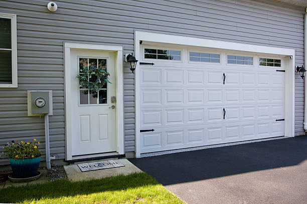 24/7 Emergency Garage Door Panel Replacement experts in Whitehouse, TX